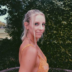 Meet your Posher, Carolena
